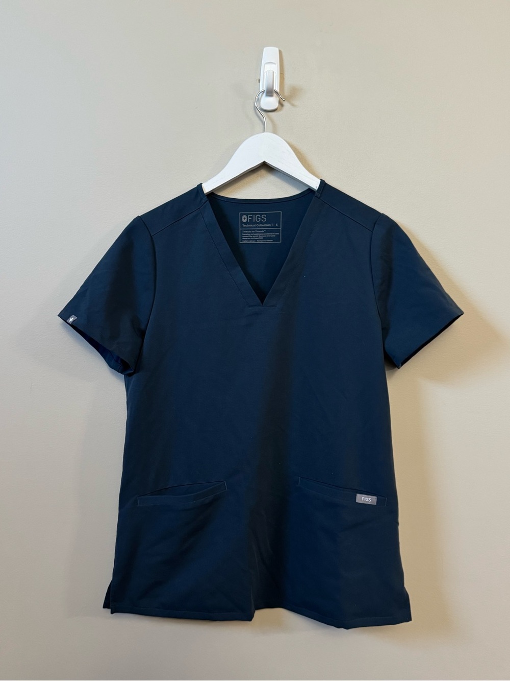 Figs Casma three pocket women’s scrub top - Dark Harbor